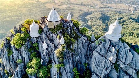 Das Longmen-Kloster: Ein spirituelles Juwel mit schwebenden Pagoden und mystischer Aura!