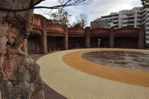 Der Ōmori Shell Mounds: Ein Fenster in die Vergangenheit und ein perfekter Ort für eine Picknickpause!